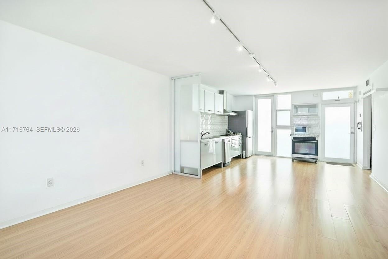 BONNE VIE CONDO - Residential