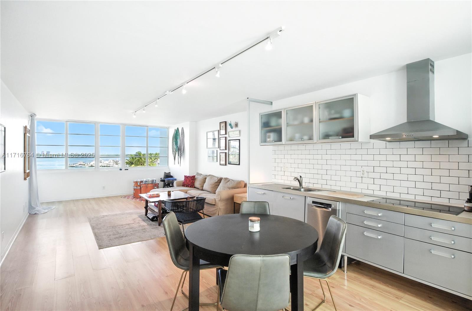 1670 Lincoln Ct 6B
