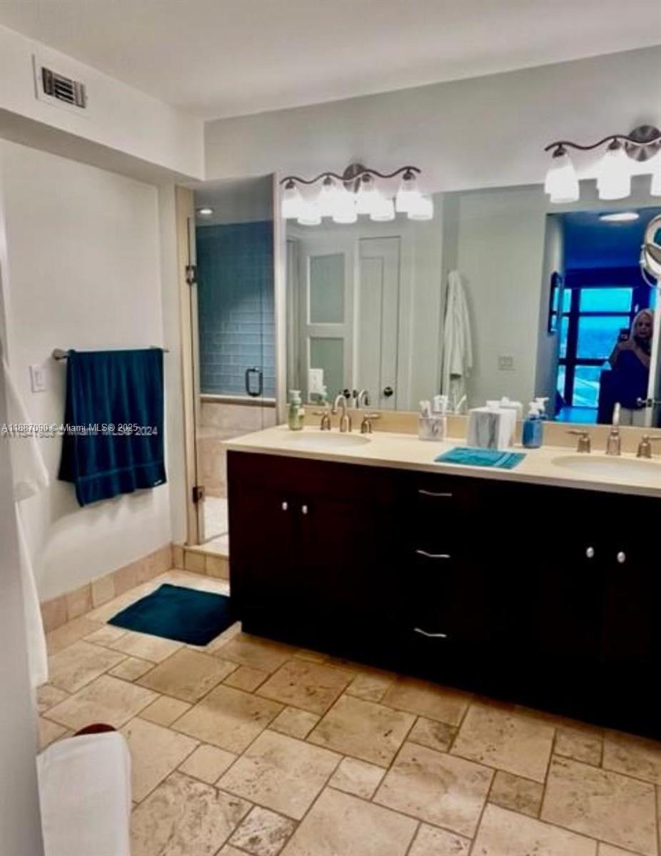 ALLINGTON TOWERS NORTH CO - Residential