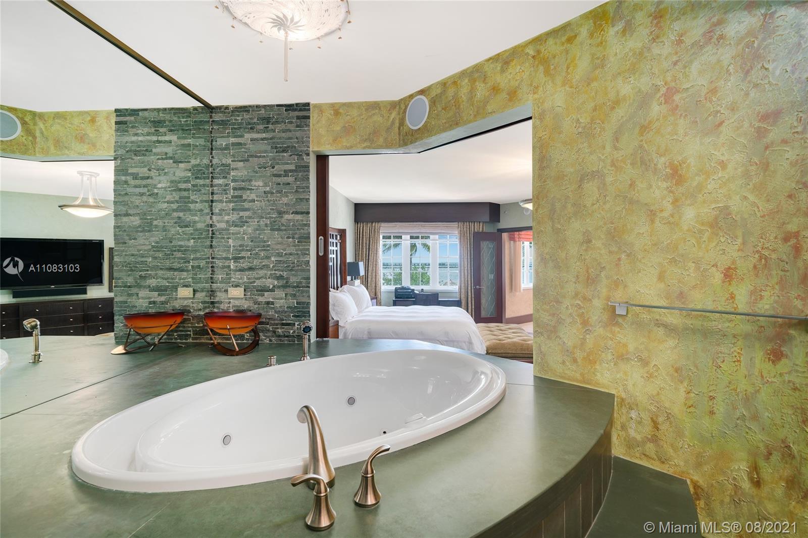 OCEANSIDE @ FISHER ISL CO - Residential