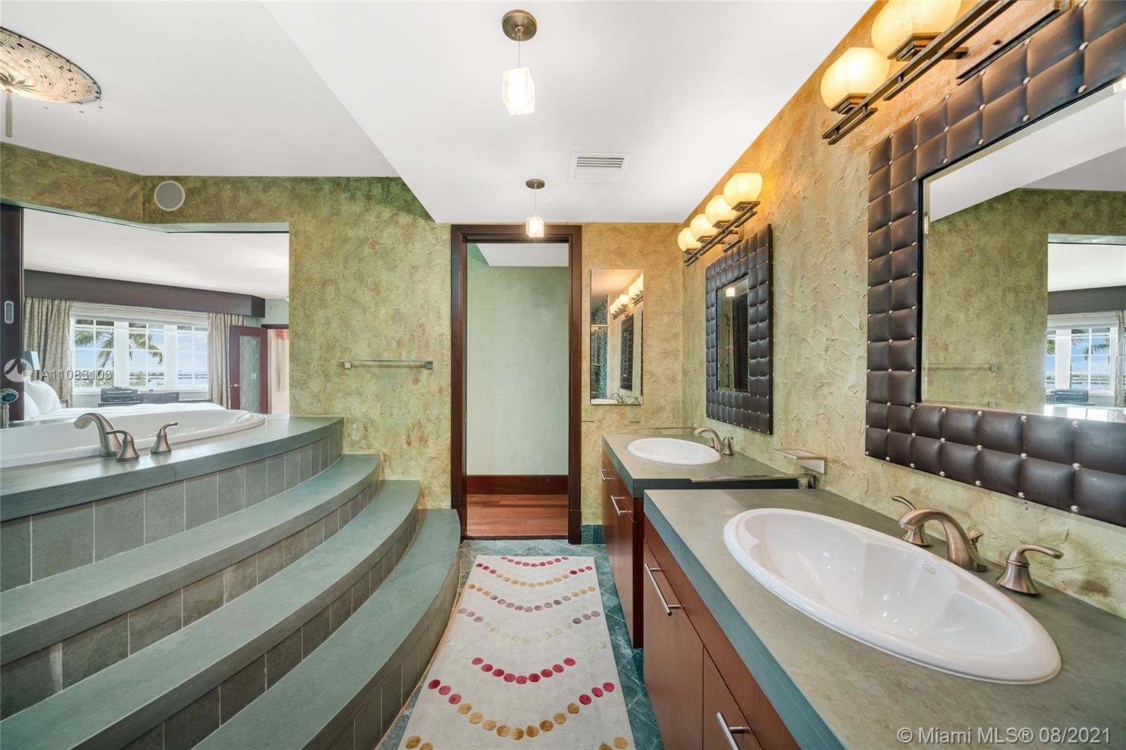 OCEANSIDE @ FISHER ISL CO - Residential