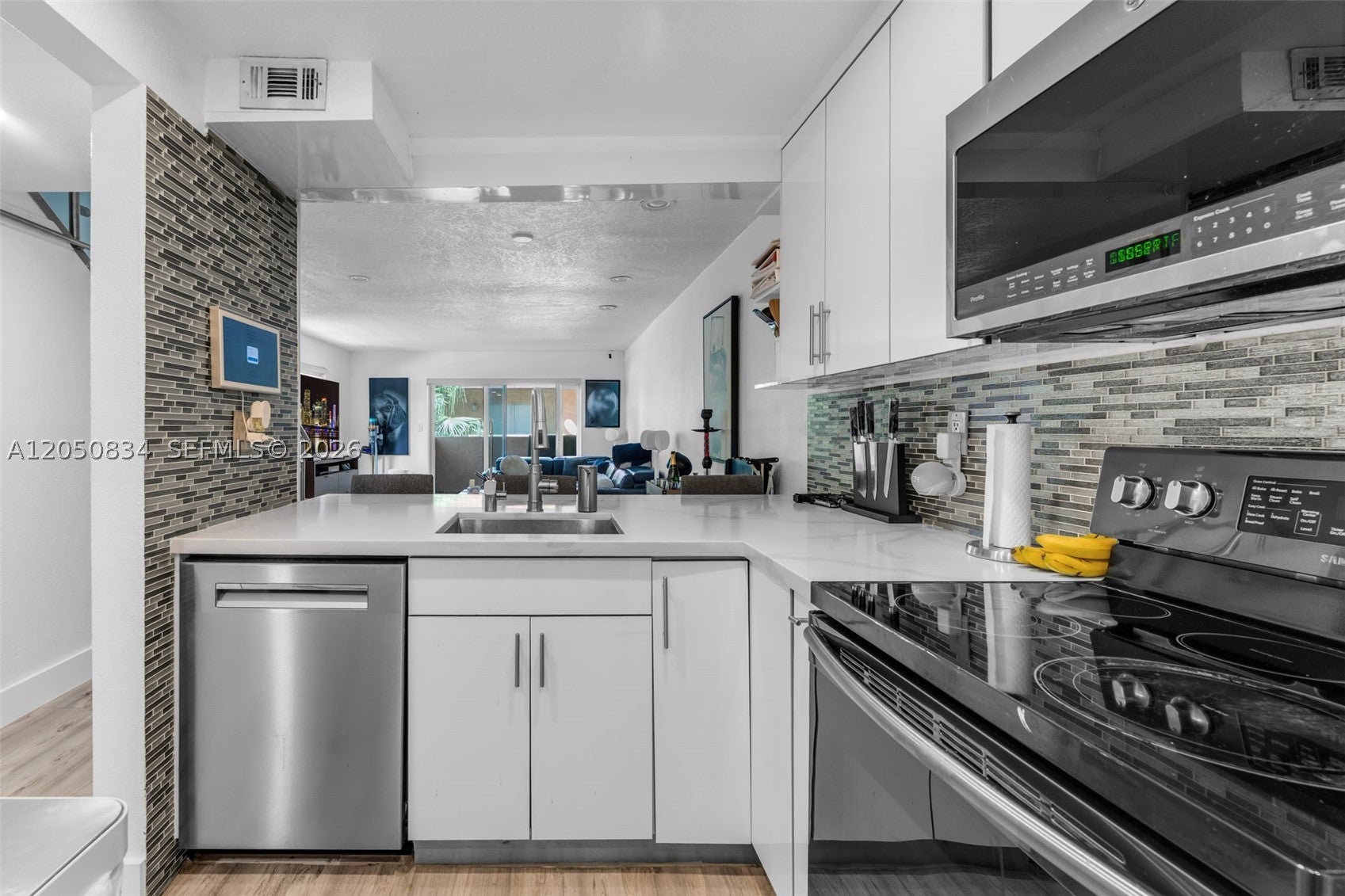 9958 SW 88th St 522-5
