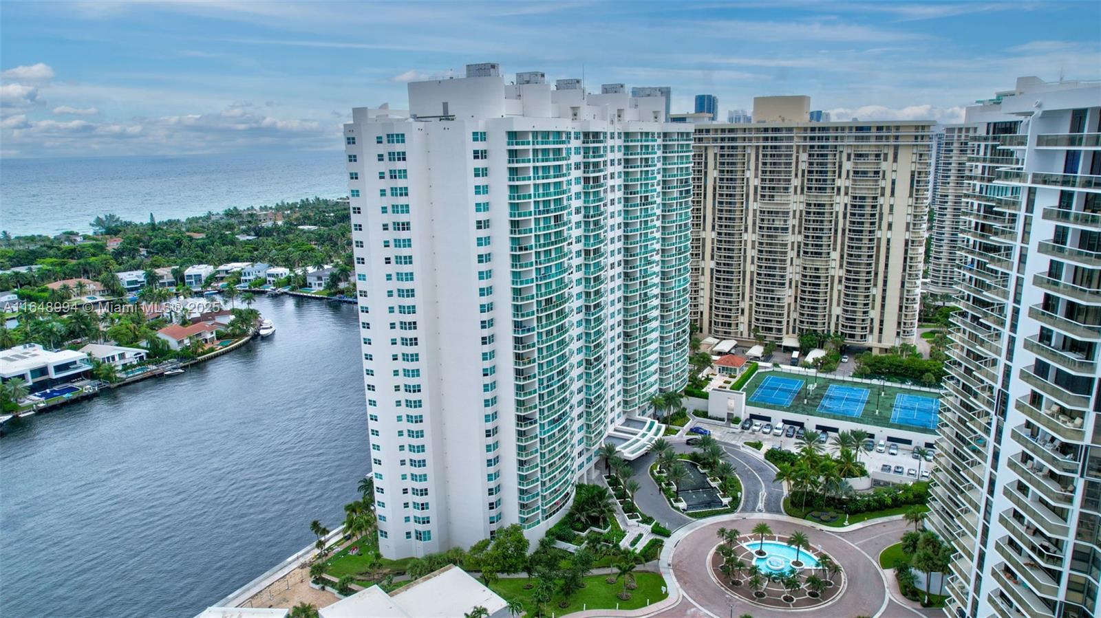 HAMPTONS SOUTH CONDO - Residential