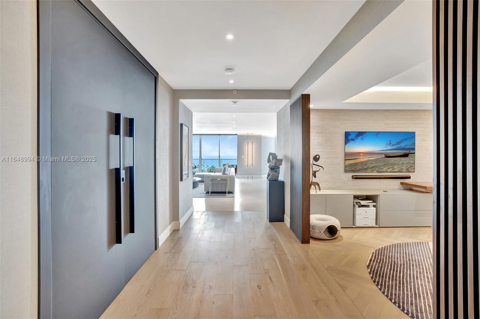 HAMPTONS SOUTH CONDO - Residential