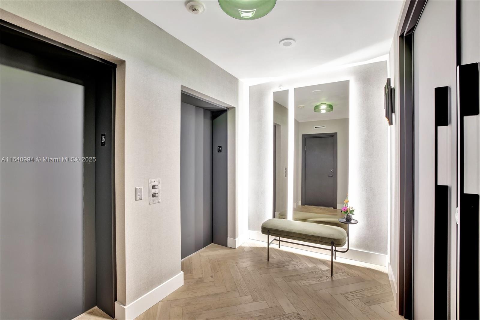 HAMPTONS SOUTH CONDO - Residential