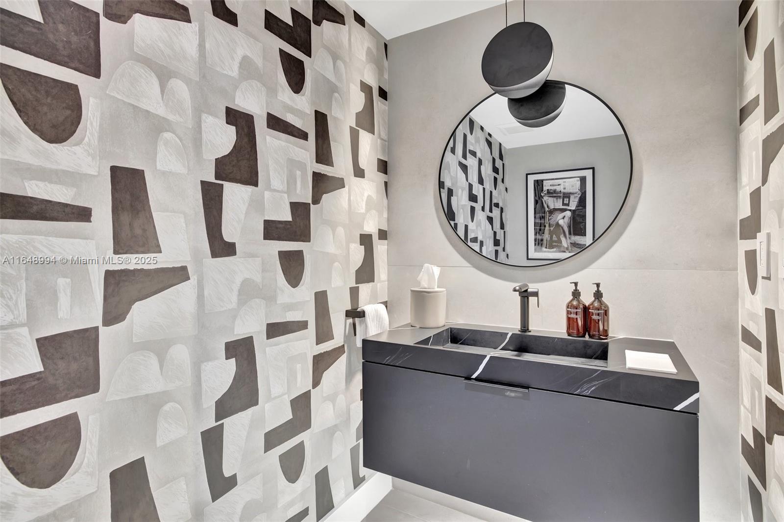 HAMPTONS SOUTH CONDO - Residential