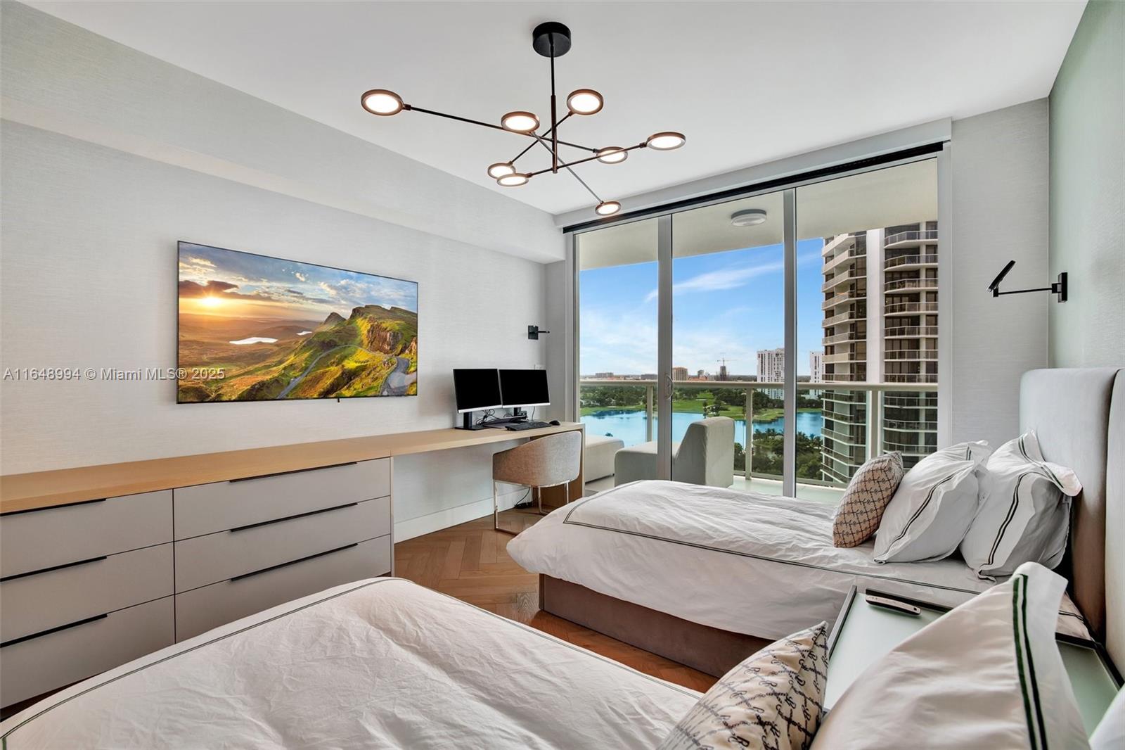 HAMPTONS SOUTH CONDO - Residential