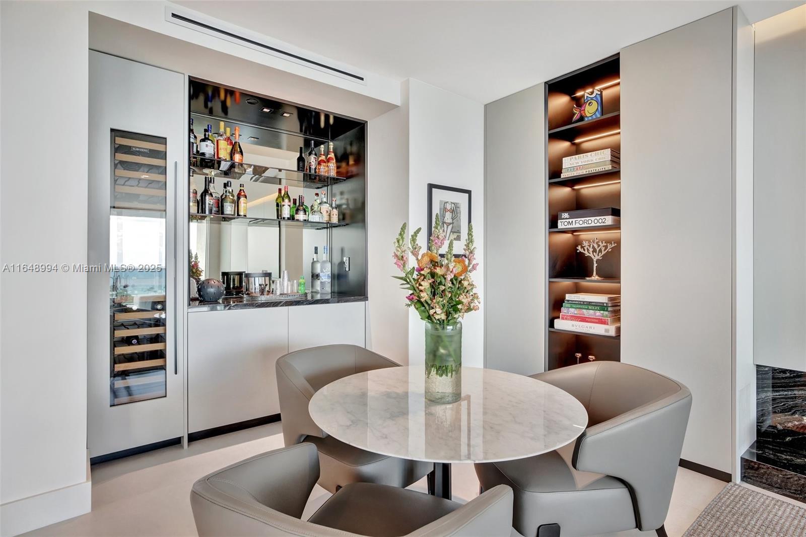 HAMPTONS SOUTH CONDO - Residential