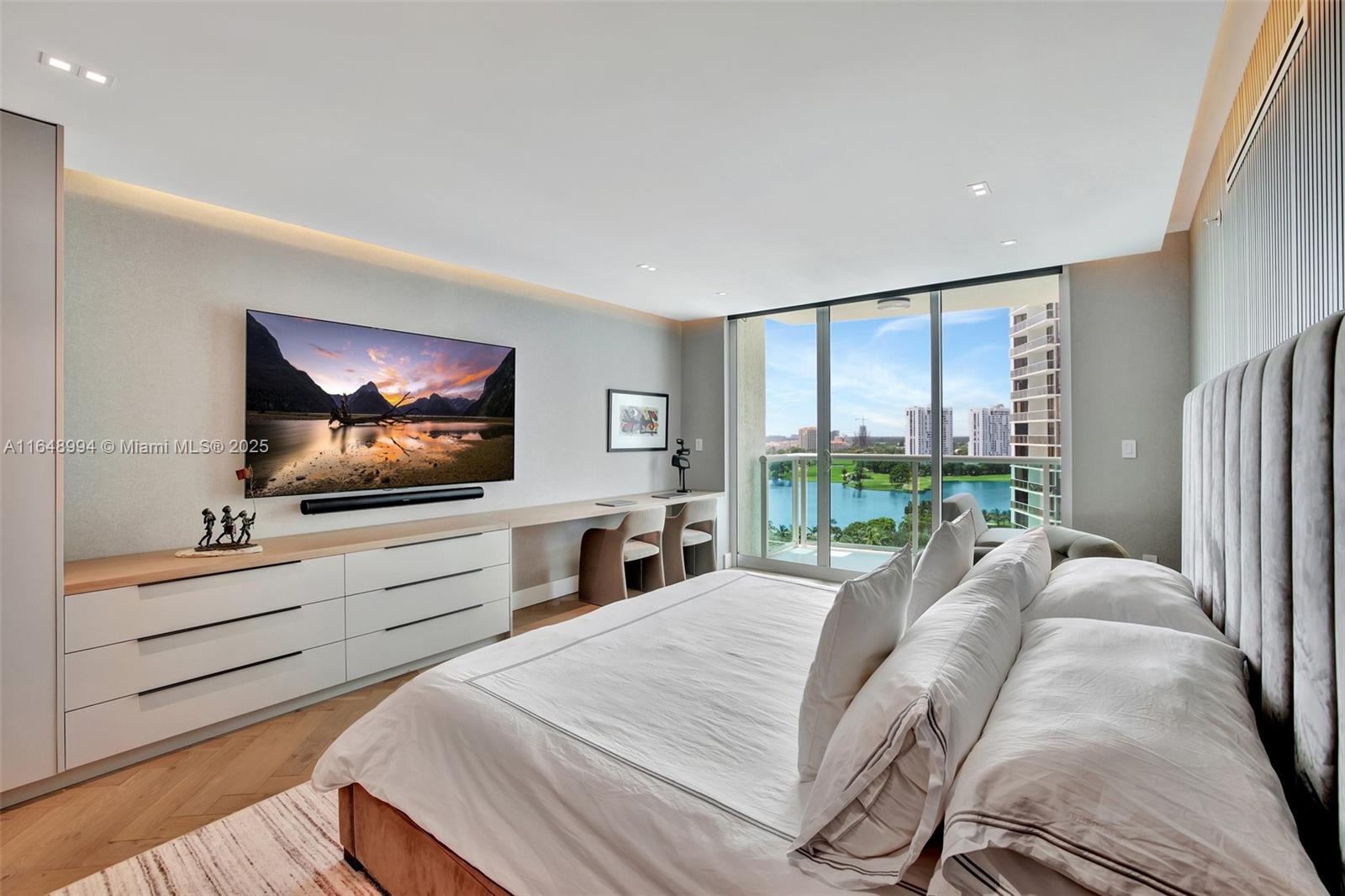 HAMPTONS SOUTH CONDO - Residential