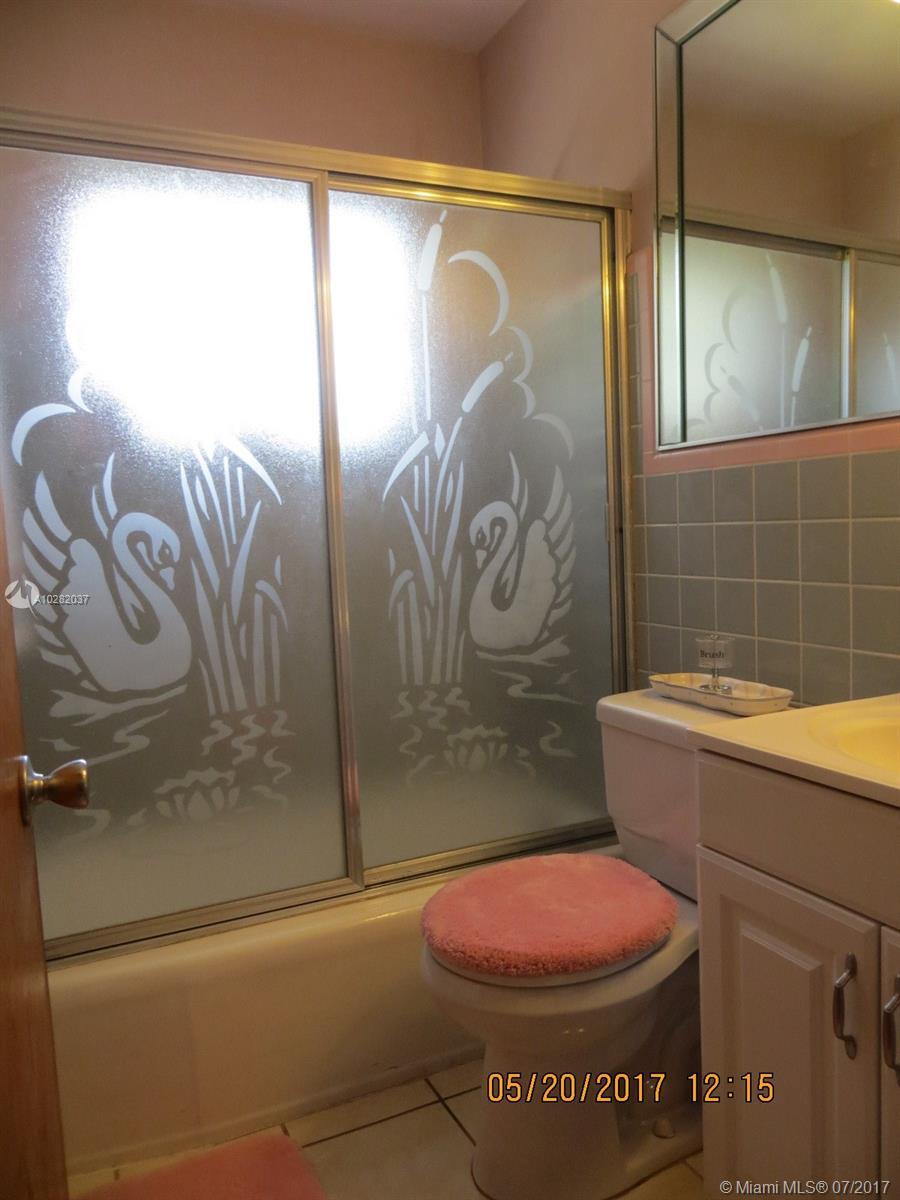 SUB OF PB 7-113 - Residential