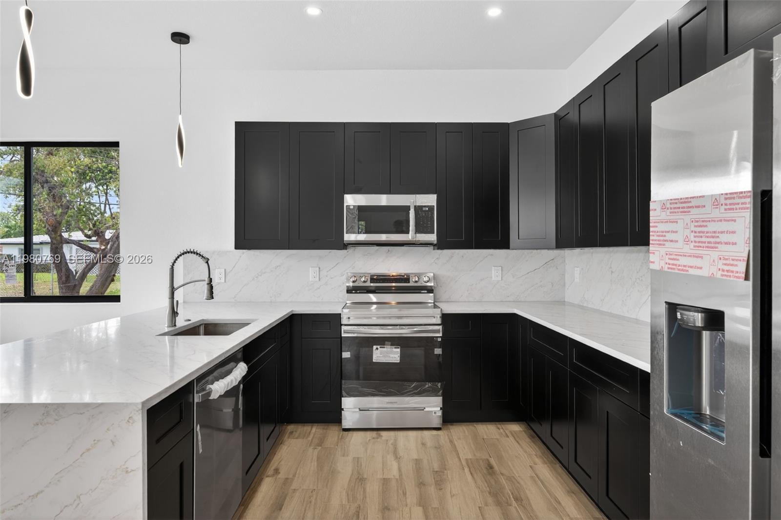 GOLDEN RIDGE - Residential