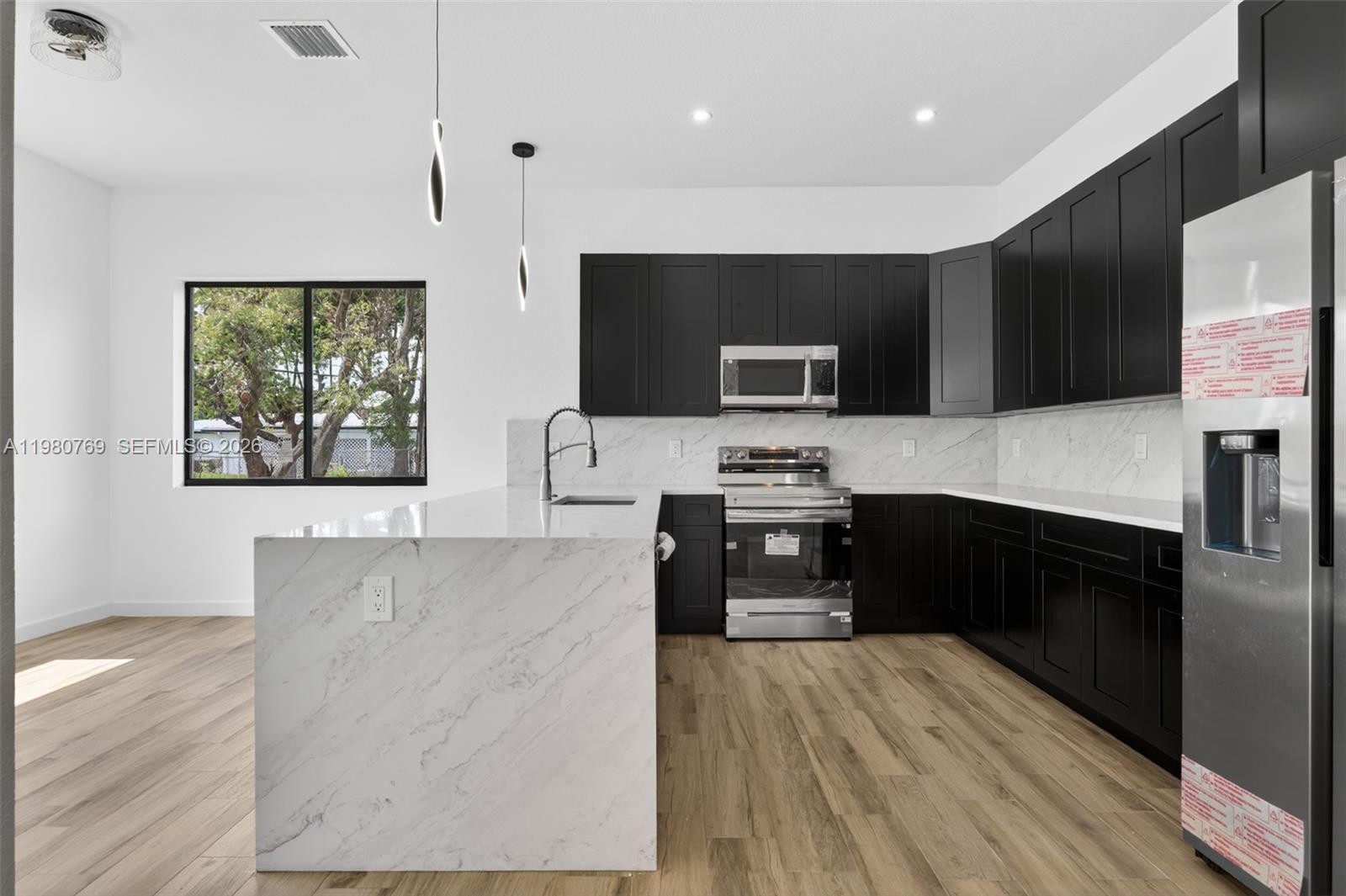 GOLDEN RIDGE - Residential