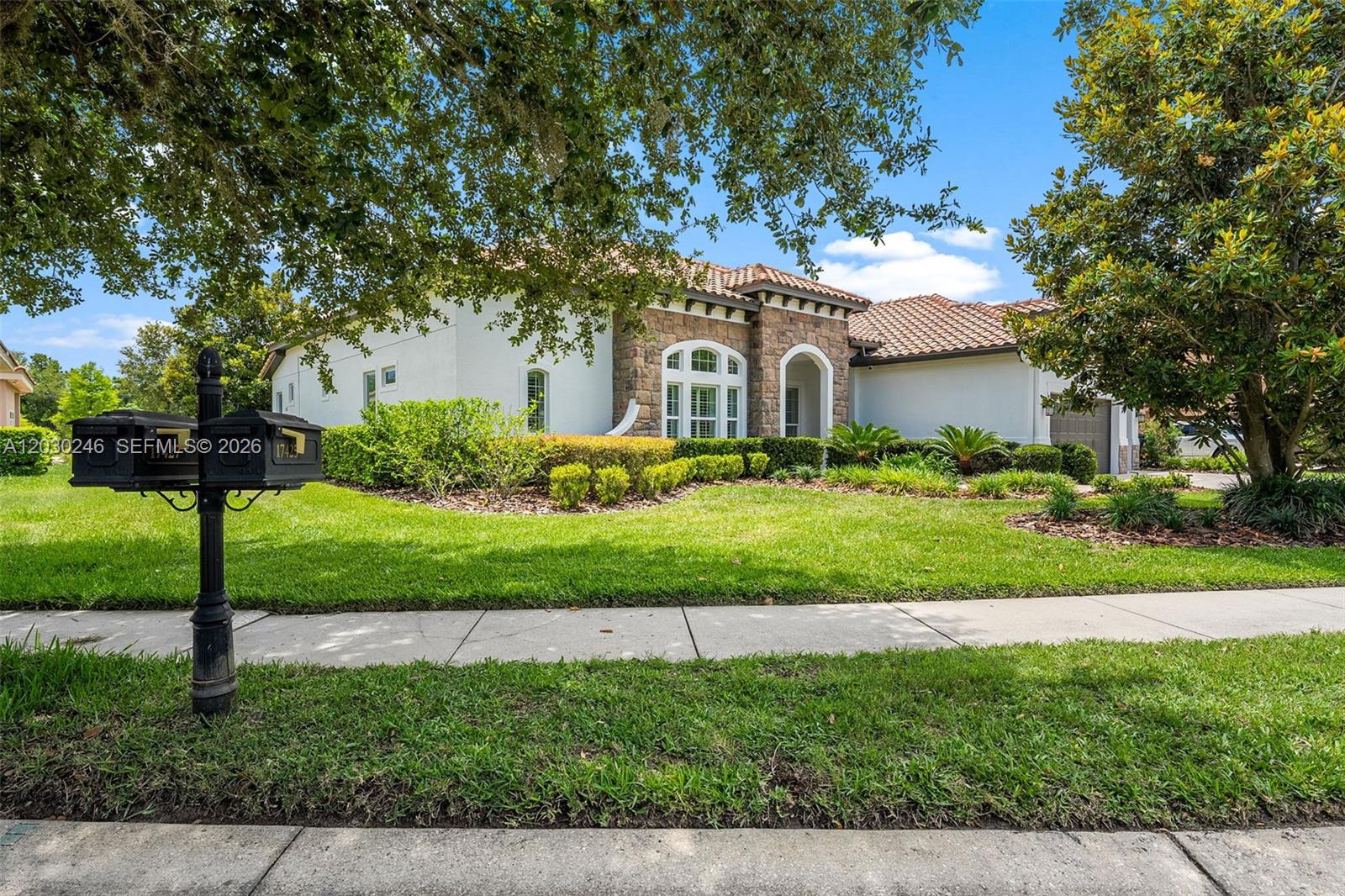 17425 Varona Pl