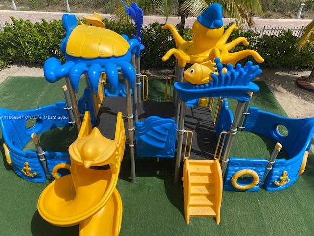 6039 Collins Ave 1110