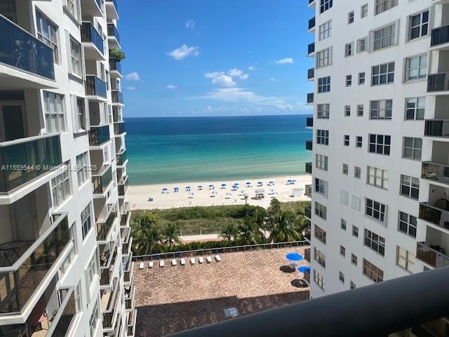 6039 Collins Ave 1110