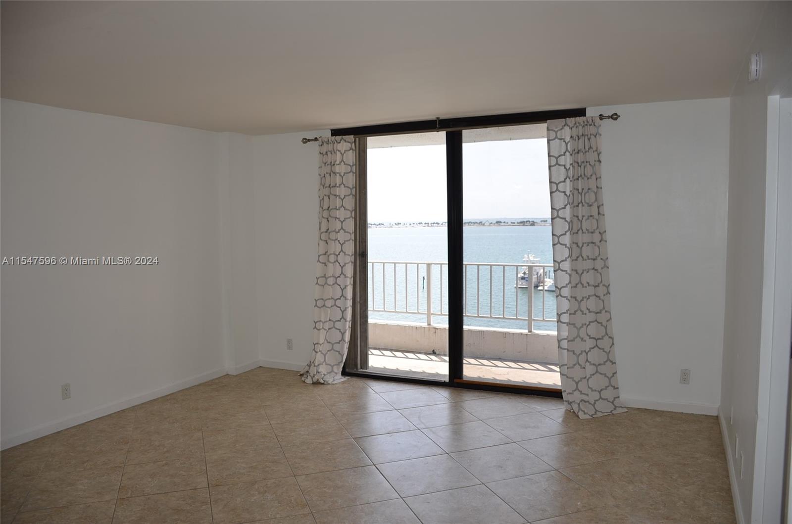 BRICKELL HARBOUR CONDO - Residential