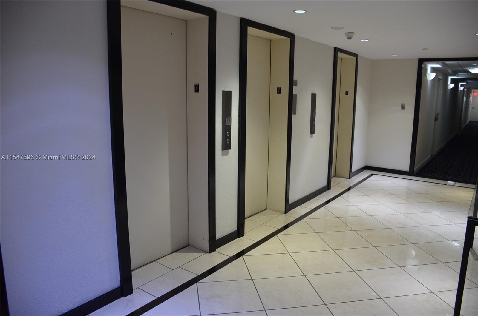 BRICKELL HARBOUR CONDO - Residential