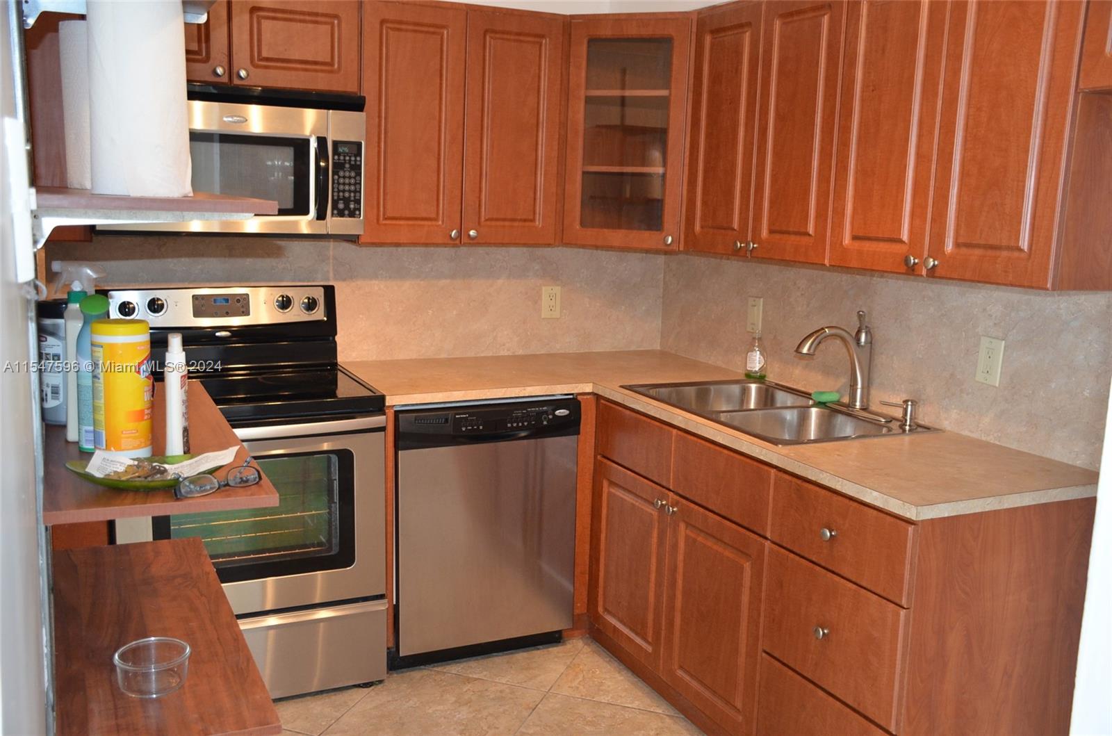 BRICKELL HARBOUR CONDO - Residential