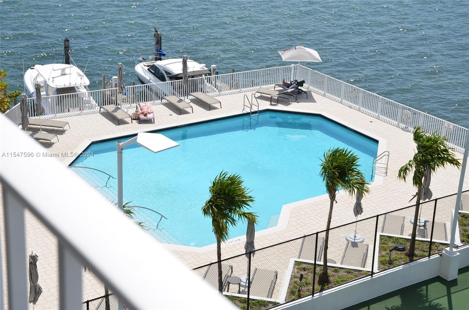 BRICKELL HARBOUR CONDO - Residential