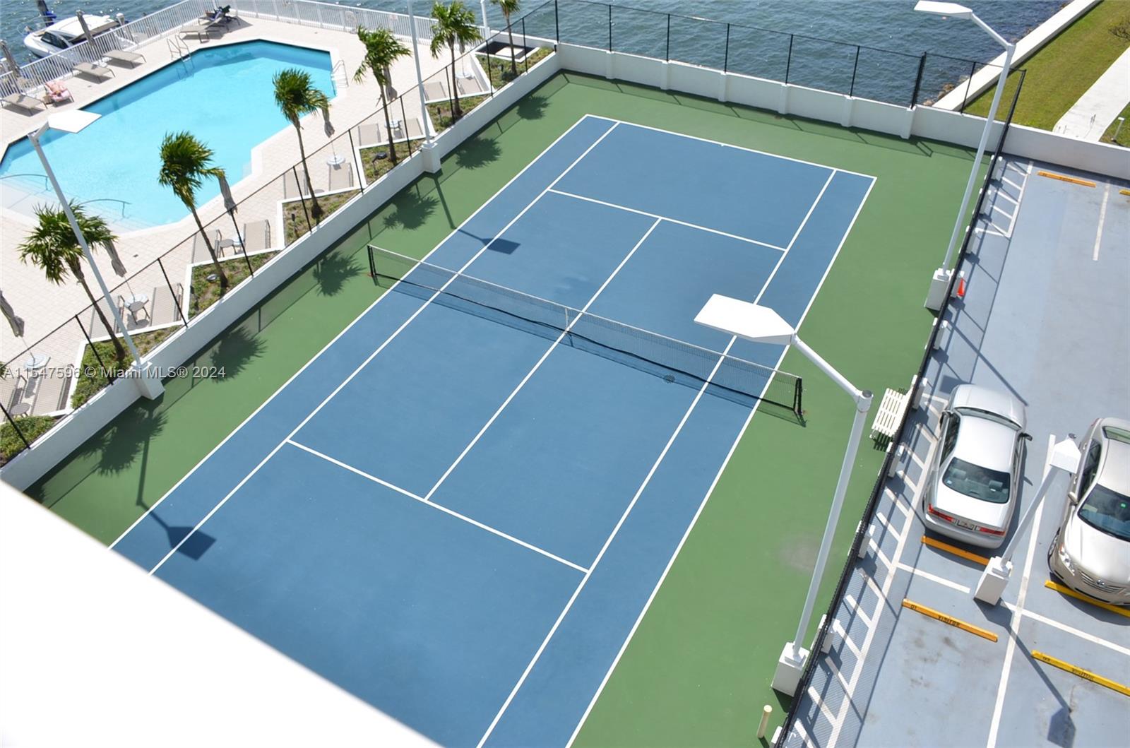 BRICKELL HARBOUR CONDO - Residential