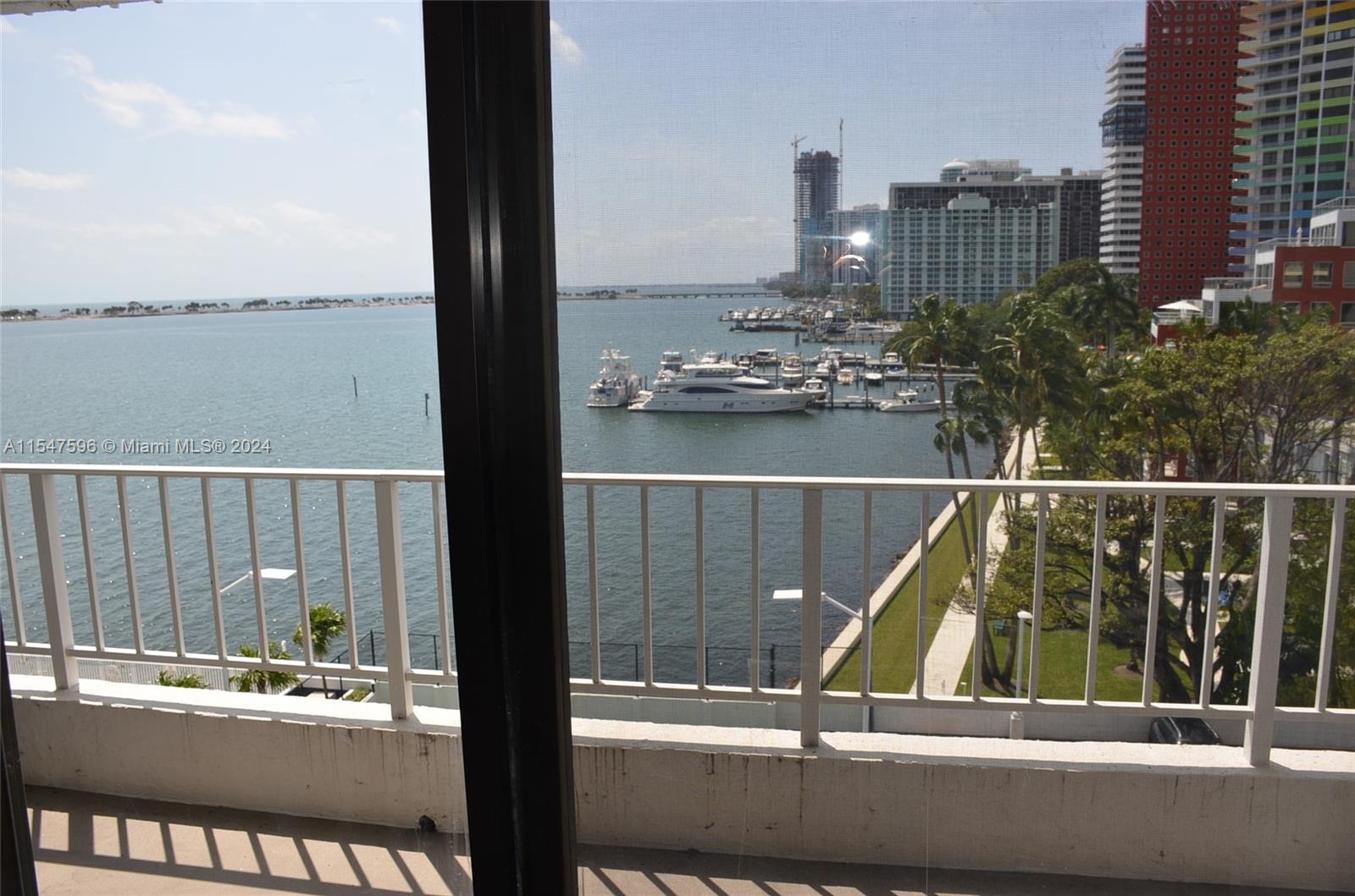 BRICKELL HARBOUR CONDO - Residential