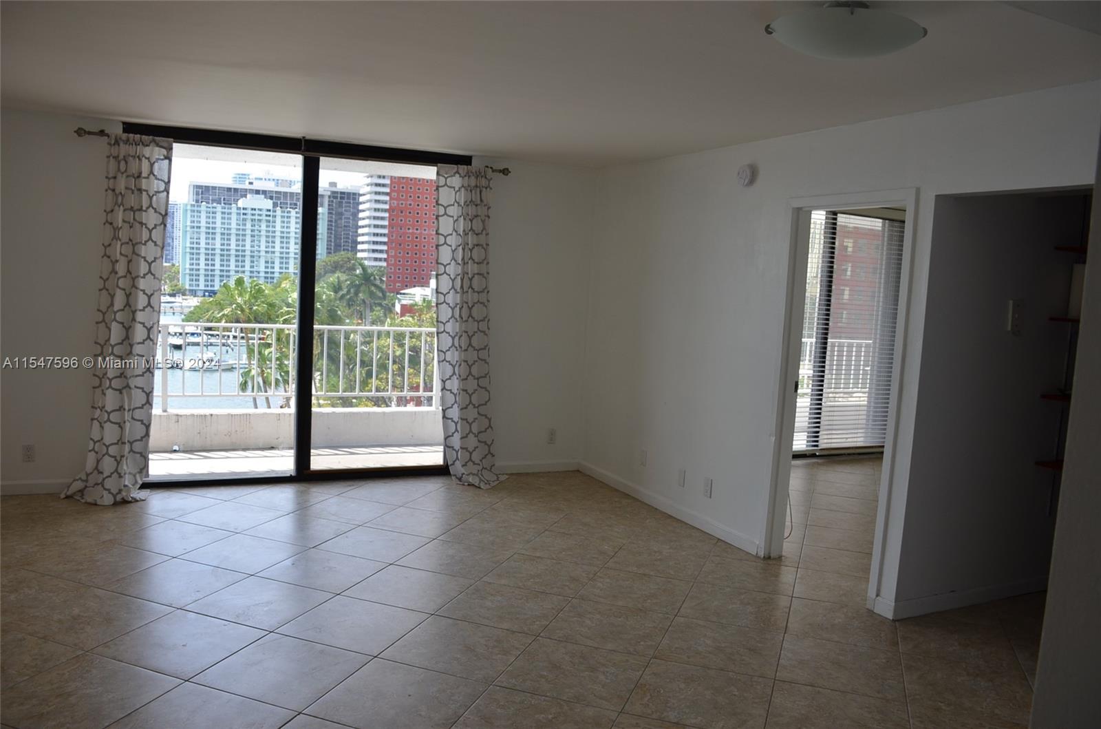 BRICKELL HARBOUR CONDO - Residential