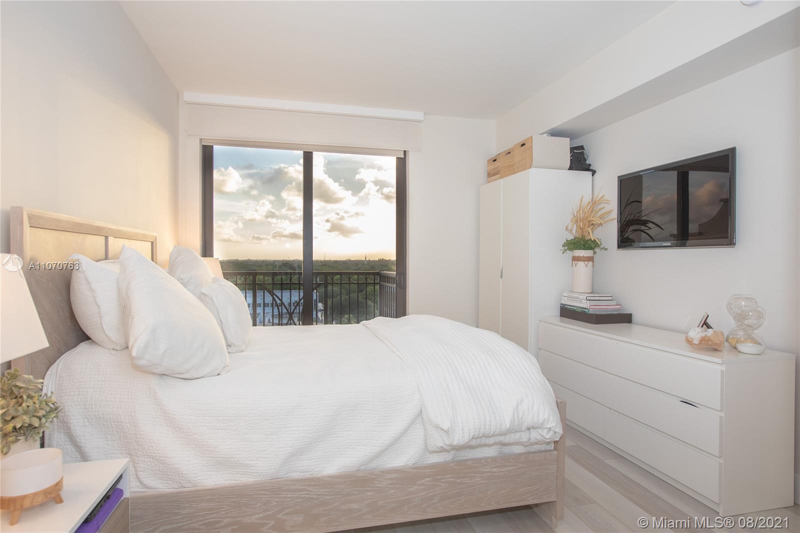 MERRICK MANOR CONDO - Residential