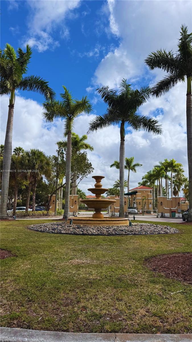 THE COURTS AT DORAL ISLES - Residential