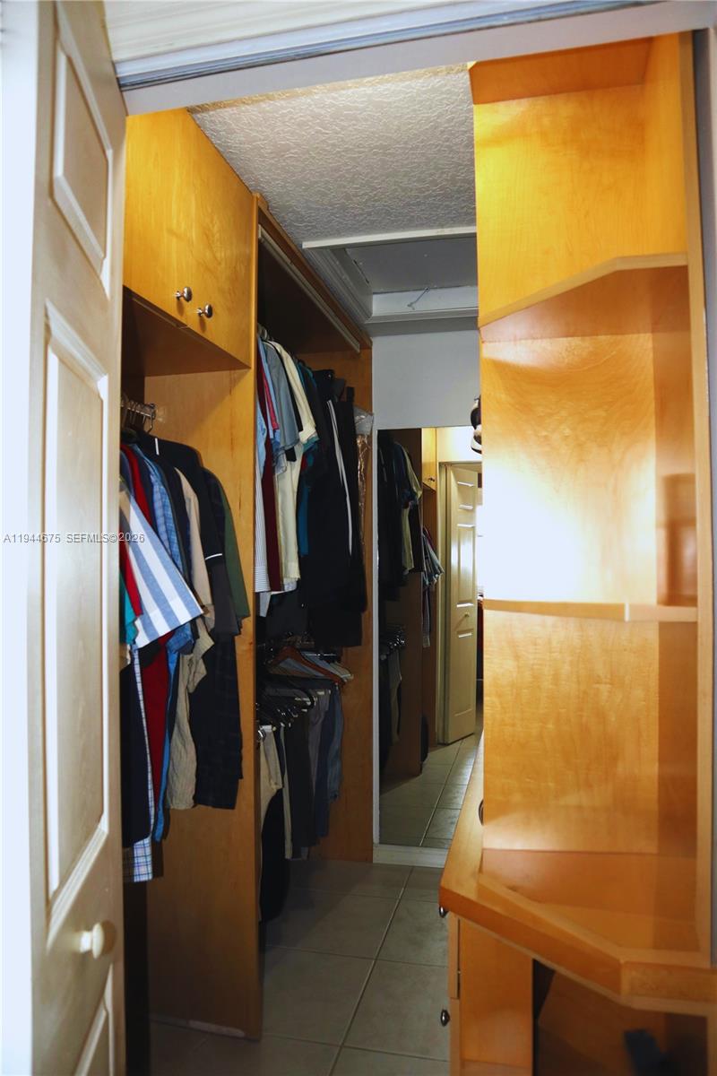 THE COURTS AT DORAL ISLES - Residential