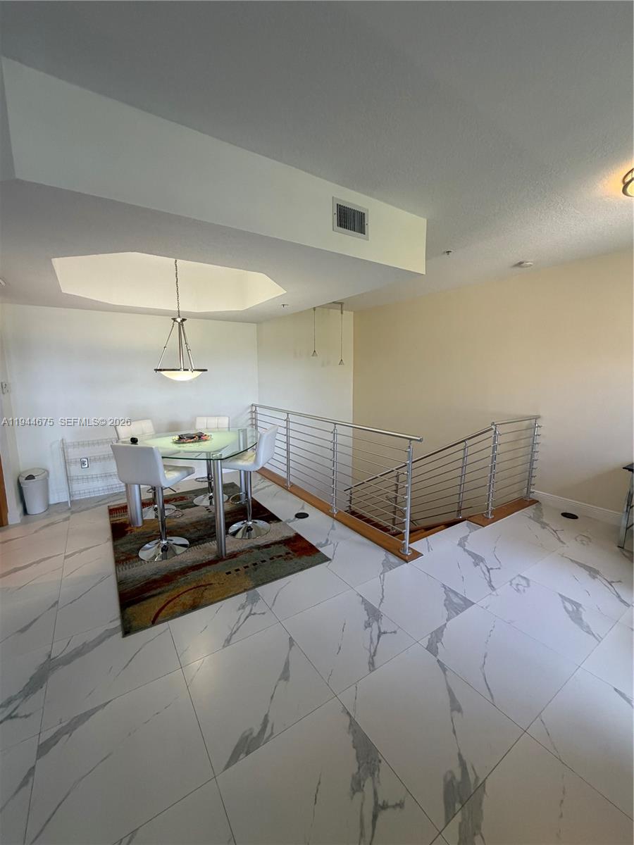 THE COURTS AT DORAL ISLES - Residential