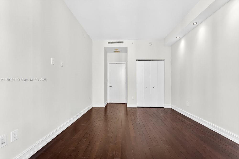 CARBONELL CONDO - Residential Lease