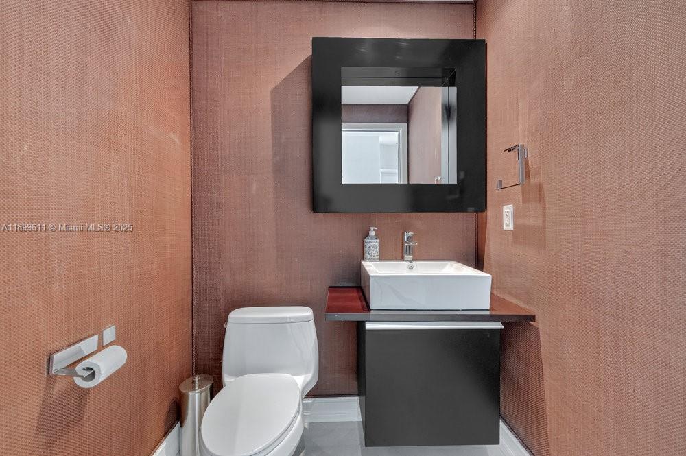 CARBONELL CONDO - Residential Lease