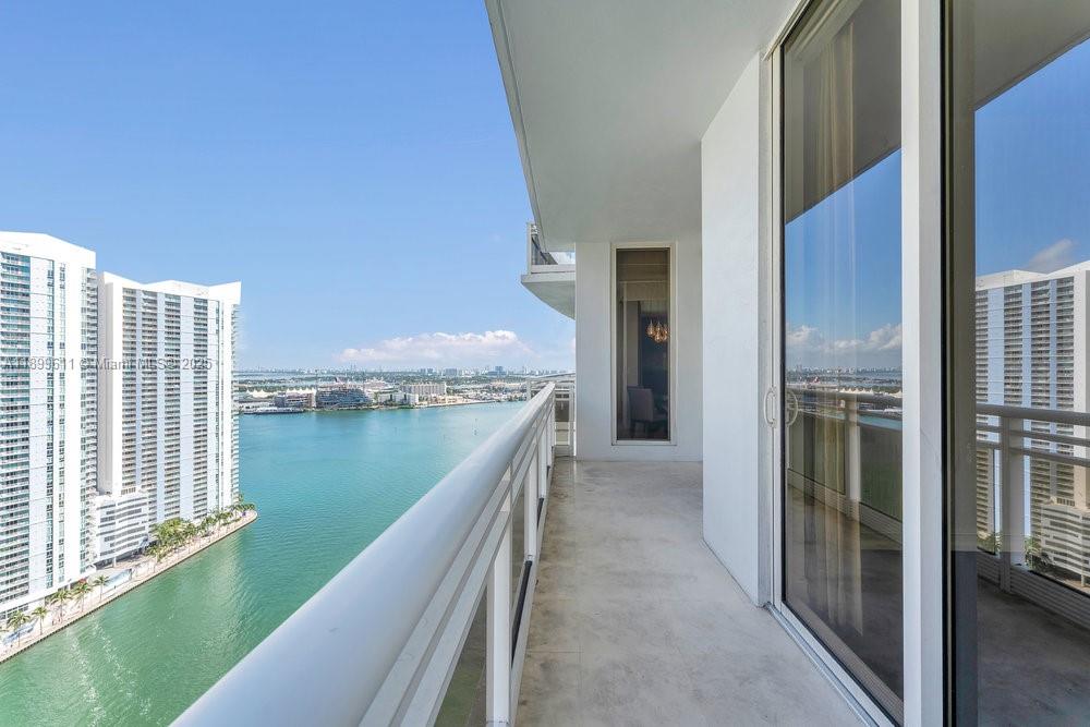 CARBONELL CONDO - Residential Lease