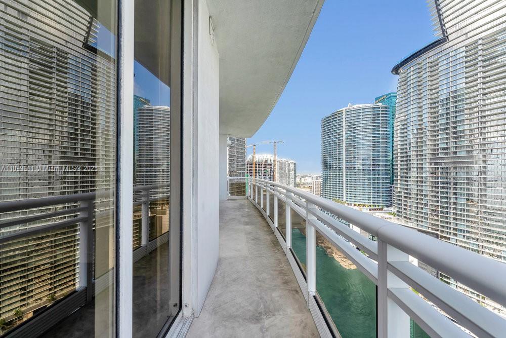 CARBONELL CONDO - Residential Lease