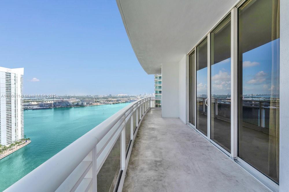 CARBONELL CONDO - Residential Lease