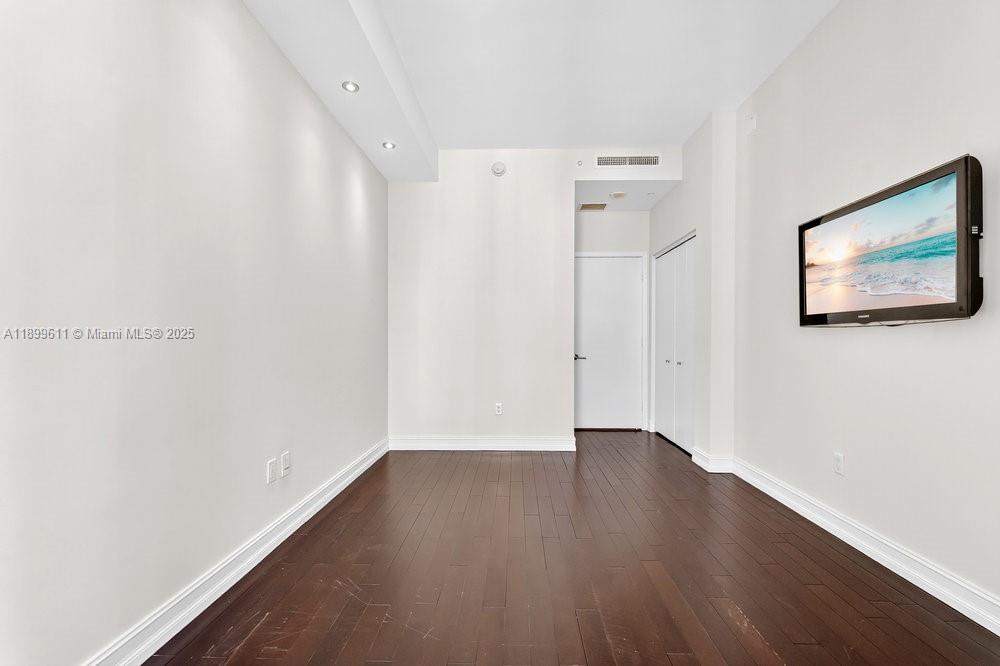 CARBONELL CONDO - Residential Lease