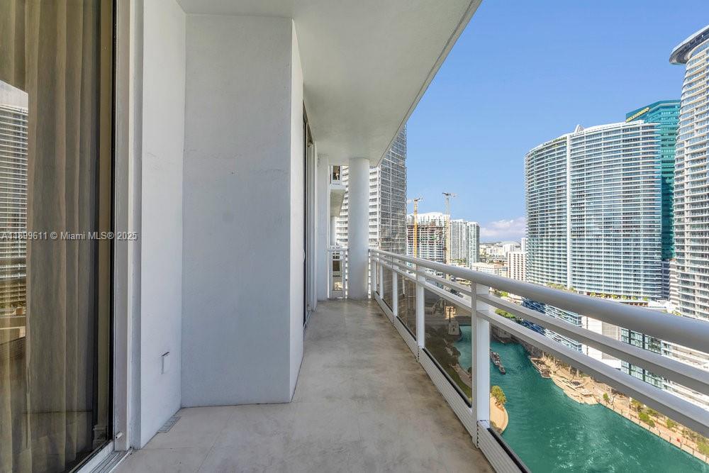 CARBONELL CONDO - Residential Lease