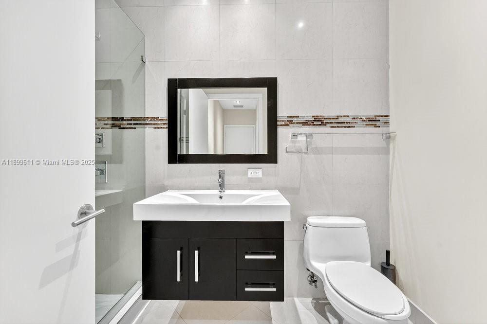 CARBONELL CONDO - Residential Lease