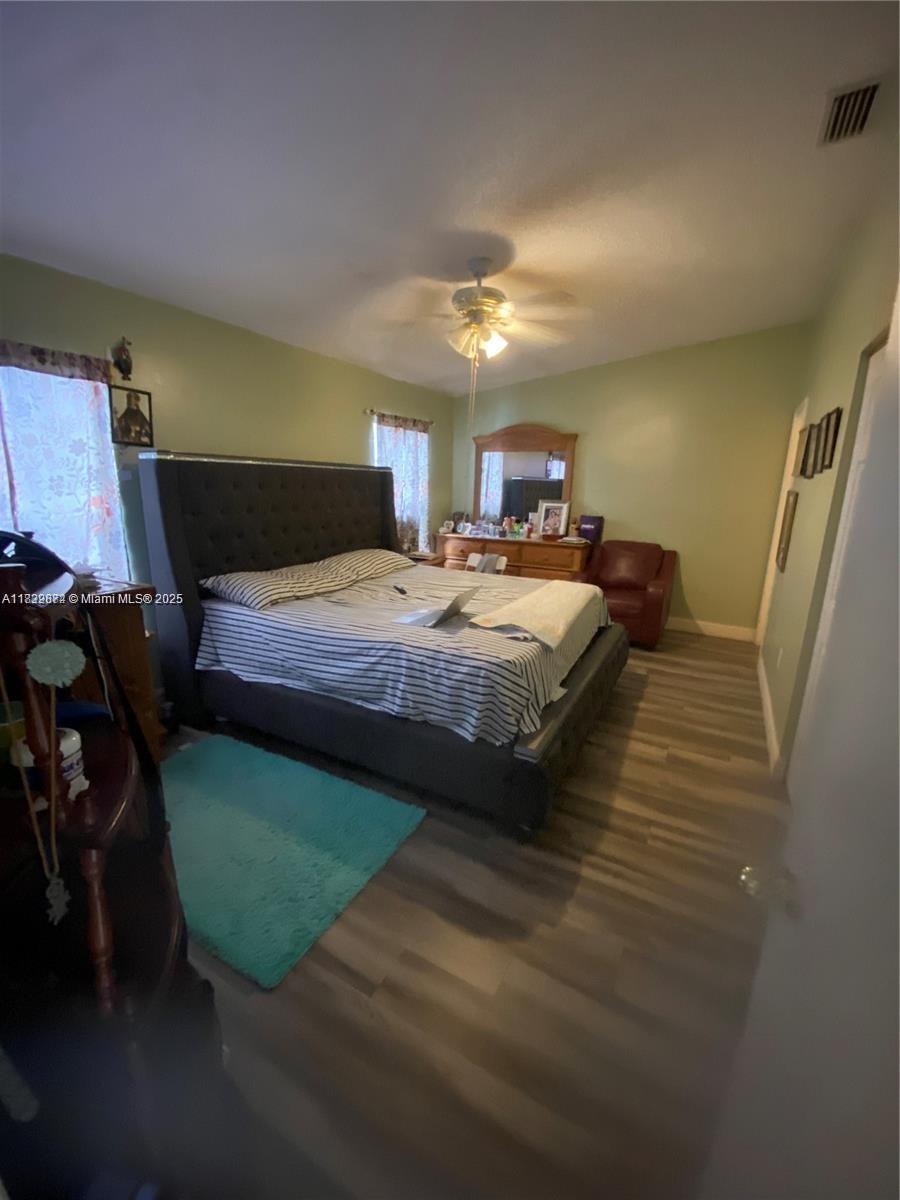 LESLIE ESTATES SEC FIVE - Residential