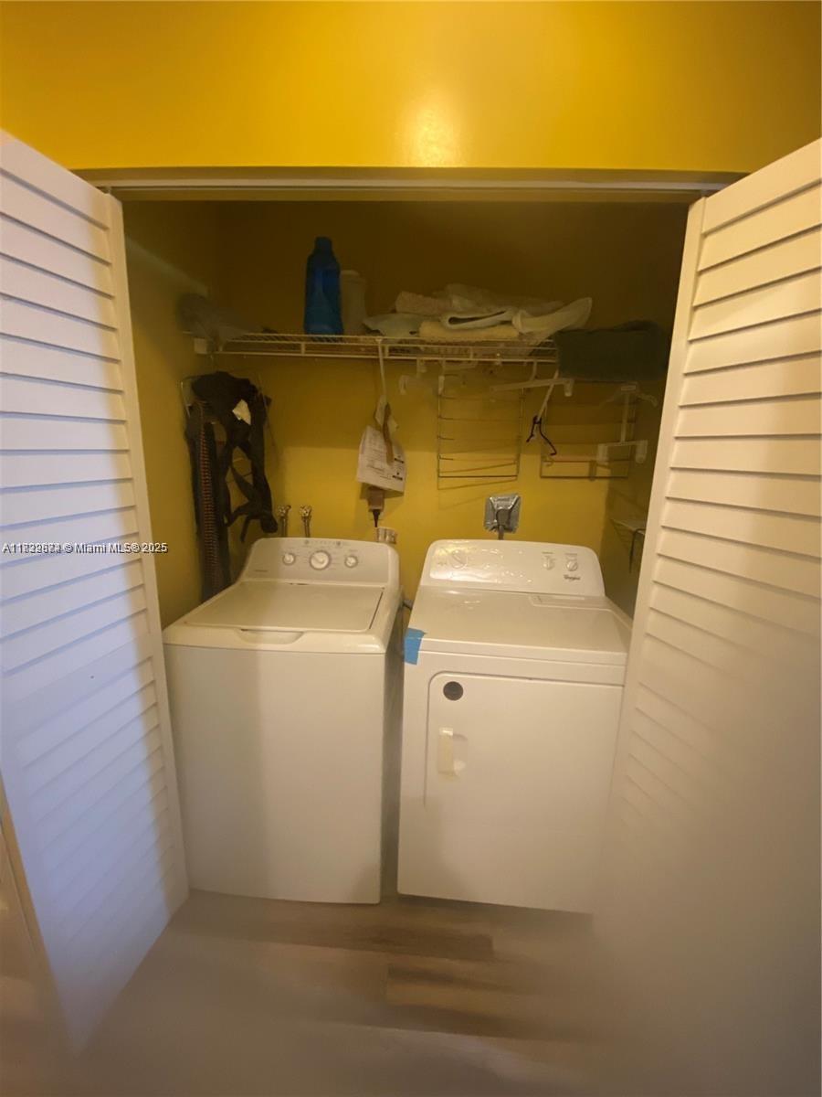 LESLIE ESTATES SEC FIVE - Residential