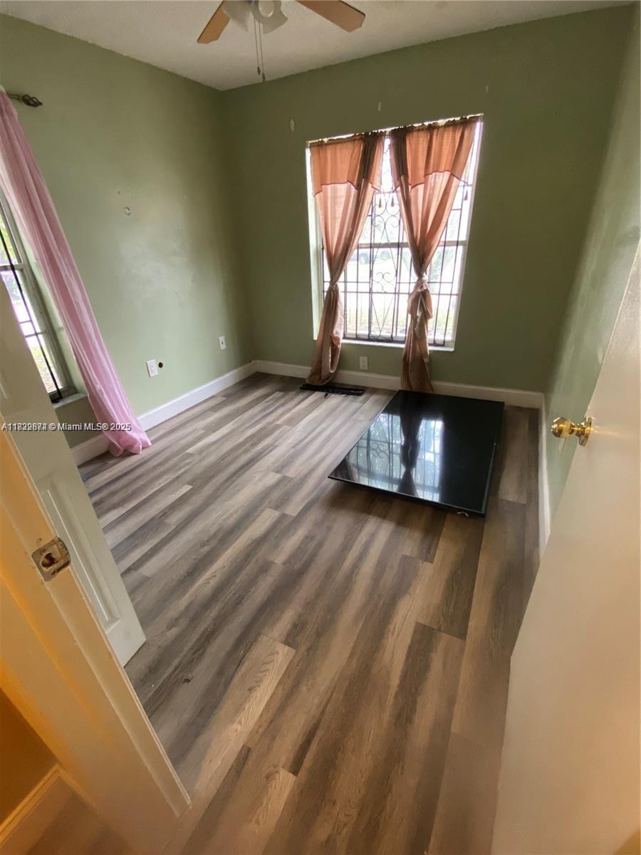 LESLIE ESTATES SEC FIVE - Residential