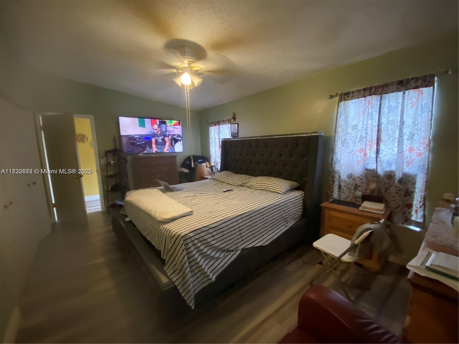 LESLIE ESTATES SEC FIVE - Residential