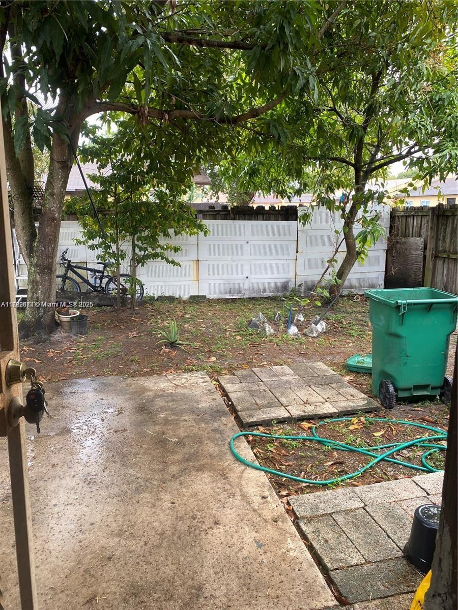 LESLIE ESTATES SEC FIVE - Residential