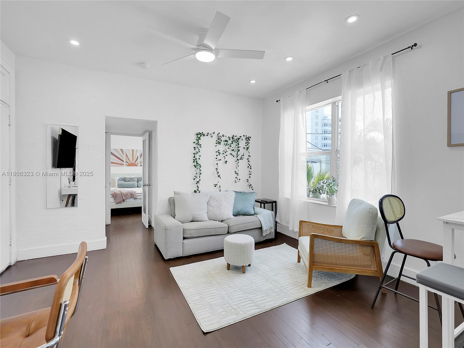 Rental Property at 1618 Michigan Ave 25, Miami Beach, Miami-Dade County, Florida - Bedrooms: 1 
Bathrooms: 1  - $2,250 MO.