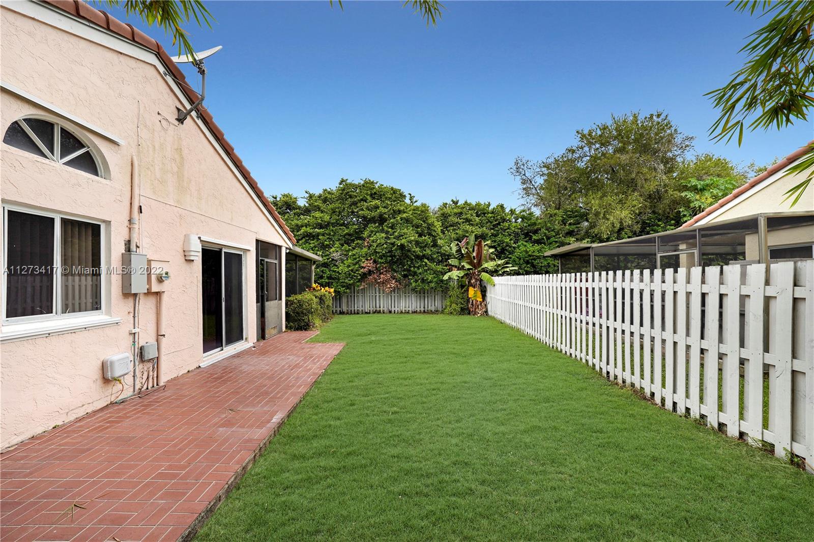 COUNTRY ISLES GARDEN HOME - Residential