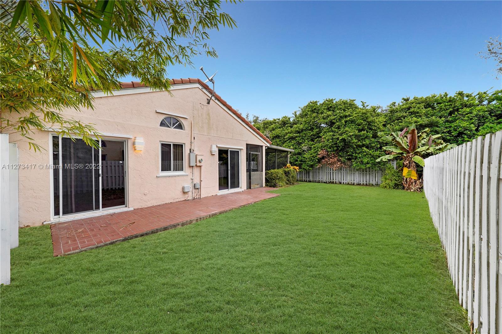 COUNTRY ISLES GARDEN HOME - Residential