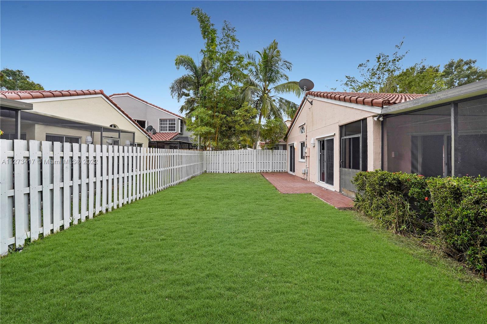 COUNTRY ISLES GARDEN HOME - Residential