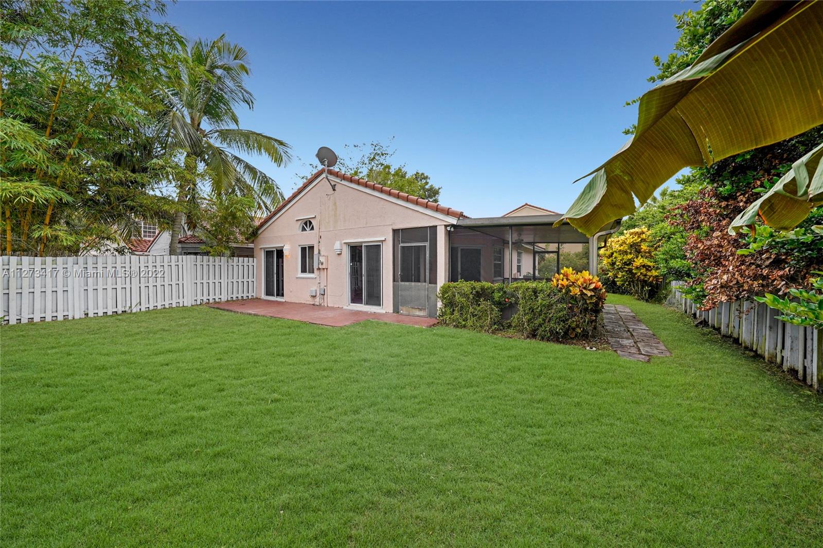 COUNTRY ISLES GARDEN HOME - Residential