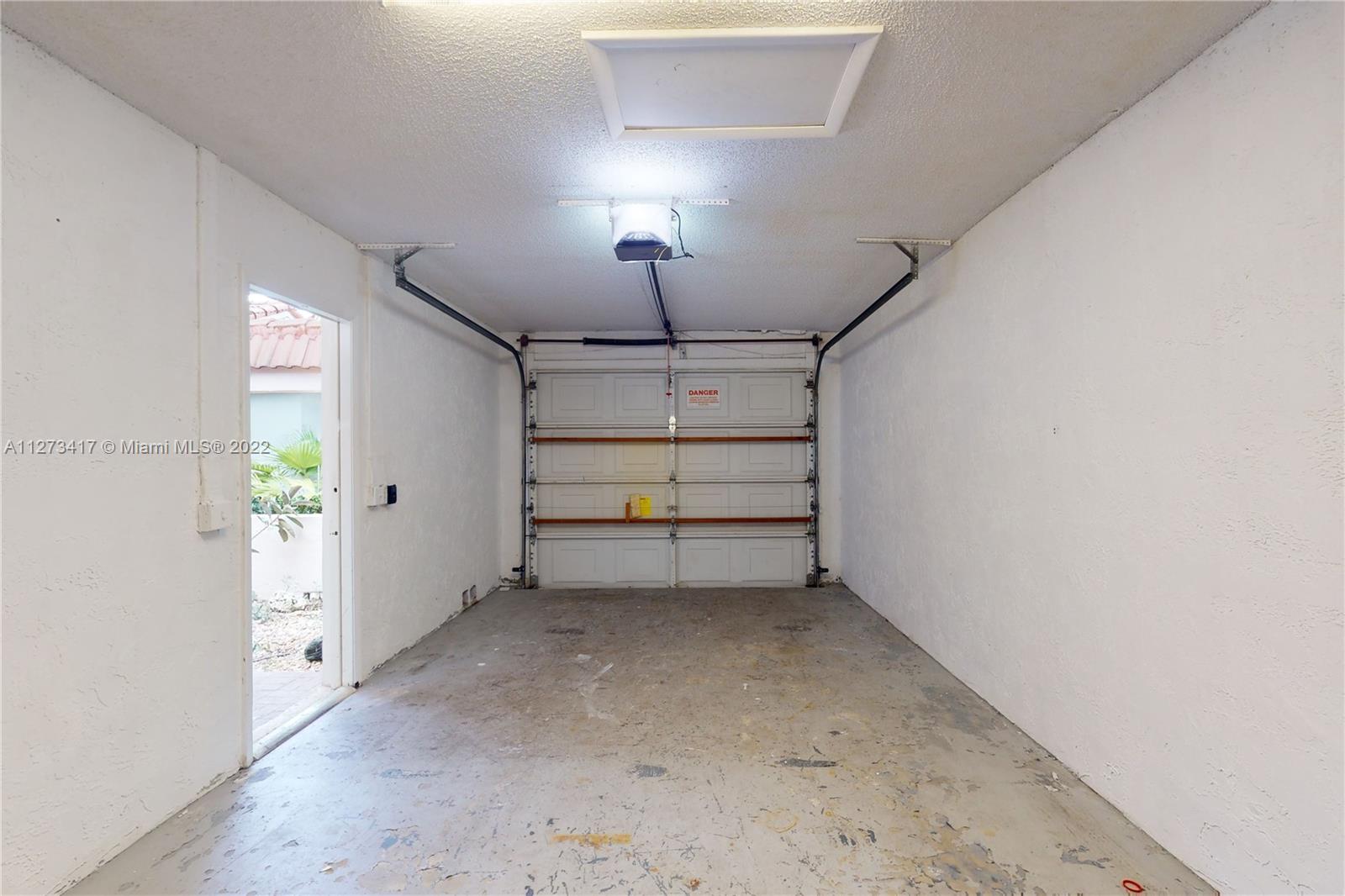 COUNTRY ISLES GARDEN HOME - Residential