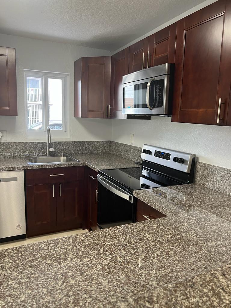 TERRAZAS DEL SOL CONDO - Residential Lease